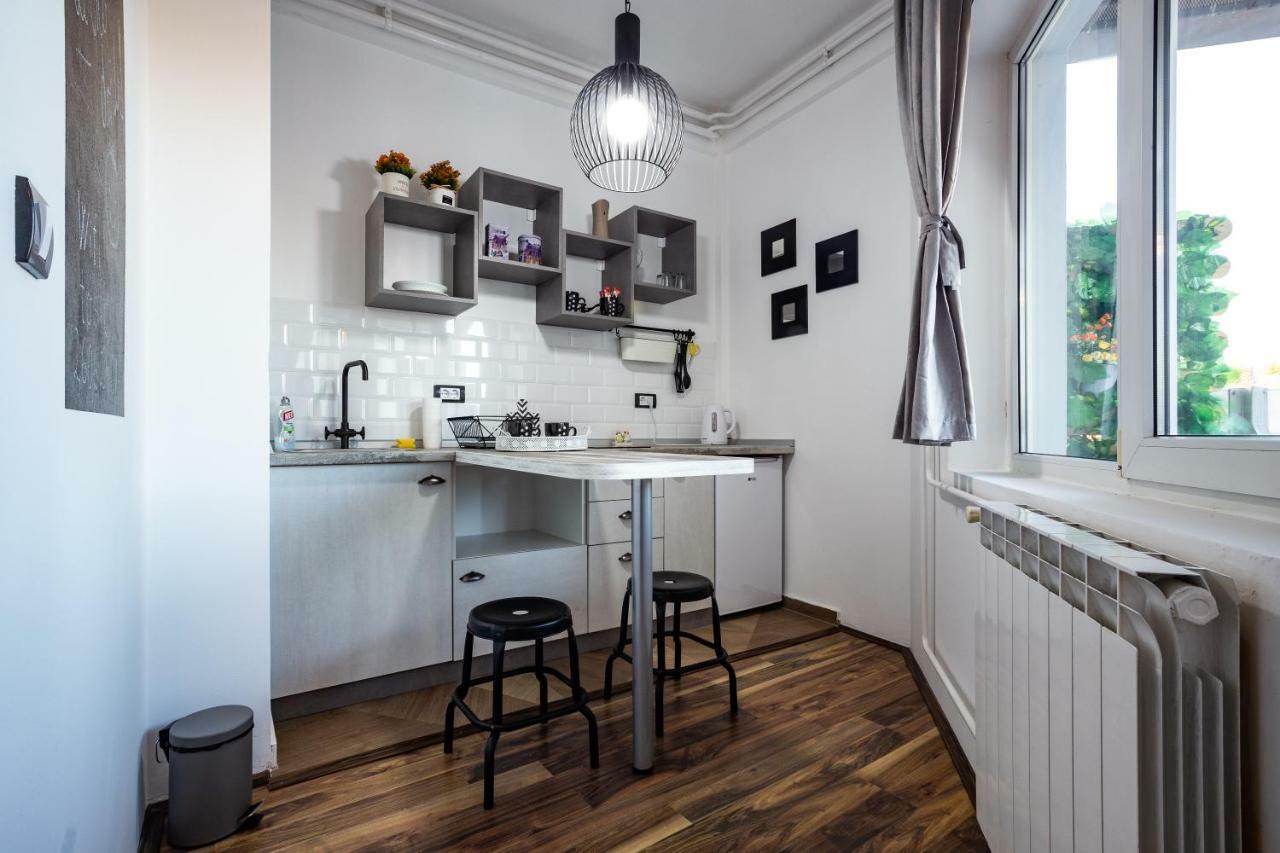 Urban Chic Appartement Novi Sad Buitenkant foto